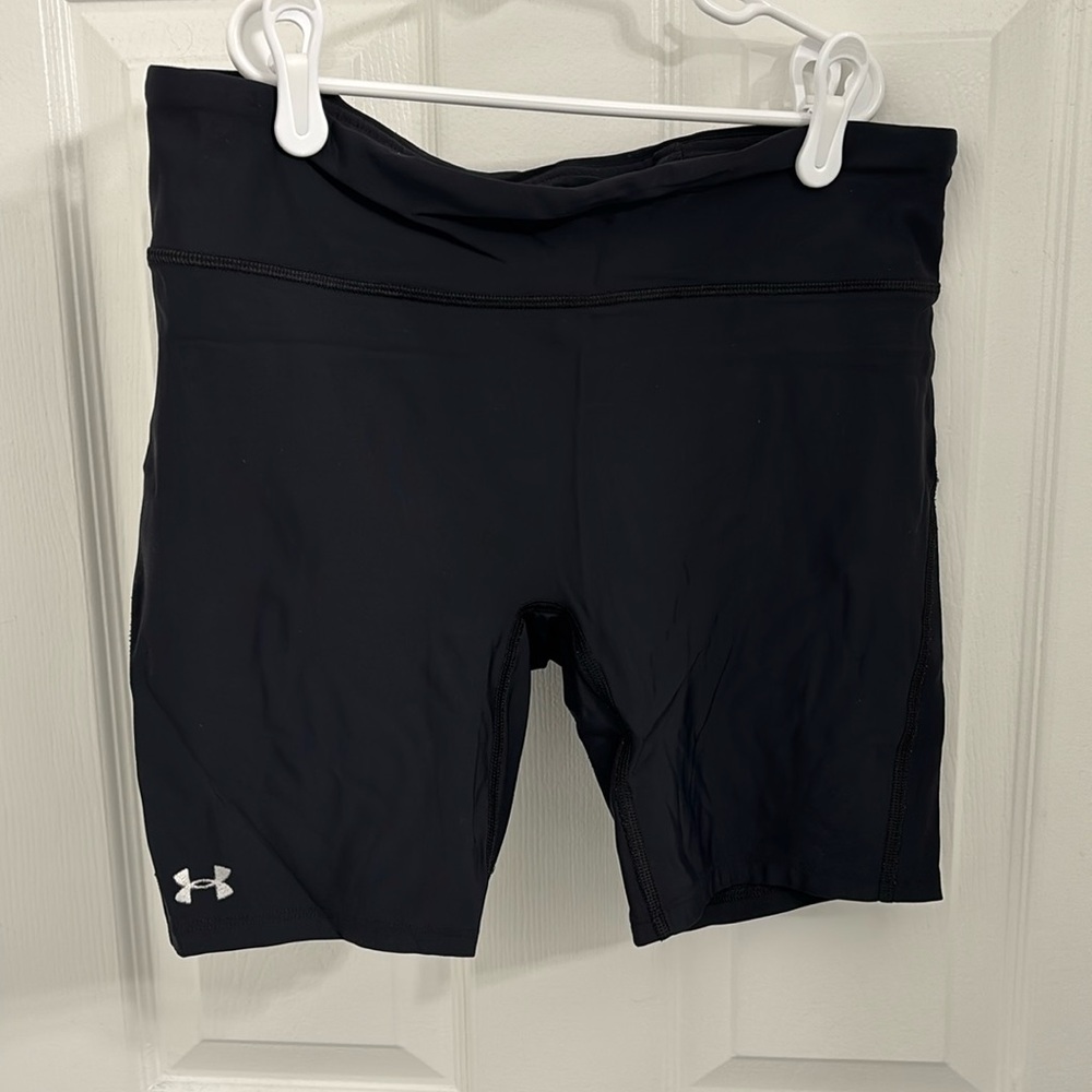 BOGO: Under Armour Seamless Compression Shorts Black Size Large